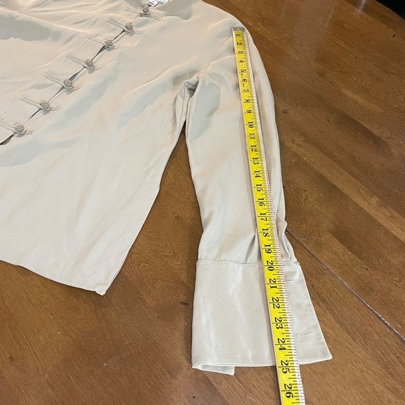 Talbots Women's Tan 100%‎ Silk Toggle Button Up Asian Look Shirt Top Blouse Sz 8 - Picture 6 of 11